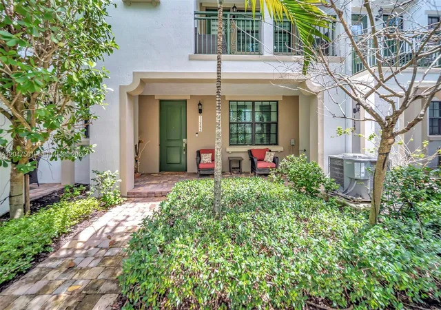 4th image of 11355 Sw 14Th St, Pembroke Pines, FL 33025 | MLS# A12047561
