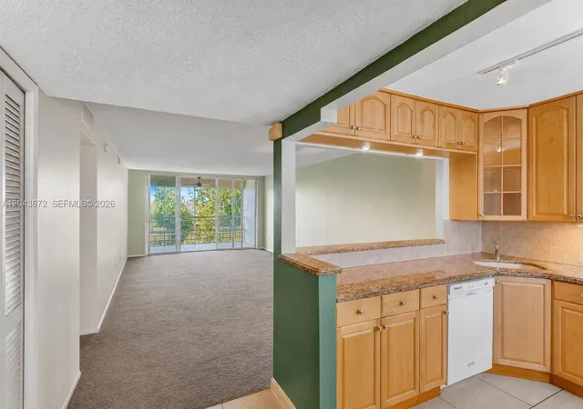 Homes for sale in Pompano Beach, FL | 3010 N Course Dr #510, Pompano Beach, FL 33069 | MLS# A12043672