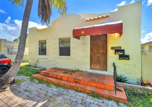 3rd image of 1932 Dewey St, Hollywood, FL 33020 | MLS# A12047881