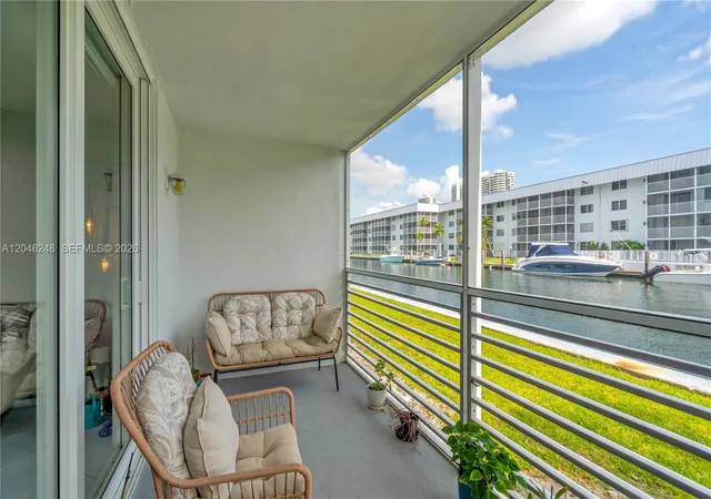 5th image of 3849 Ne 169Th St #103, North Miami Beach, FL 33160 | MLS# A12046248