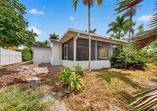4th image of 2472 Se 13Th Ct, Pompano Beach, FL 33062 | MLS# A12047379