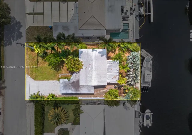 9th image of 2472 Se 13th Ct, Pompano Beach, FL 33062 | MLS# A12047379