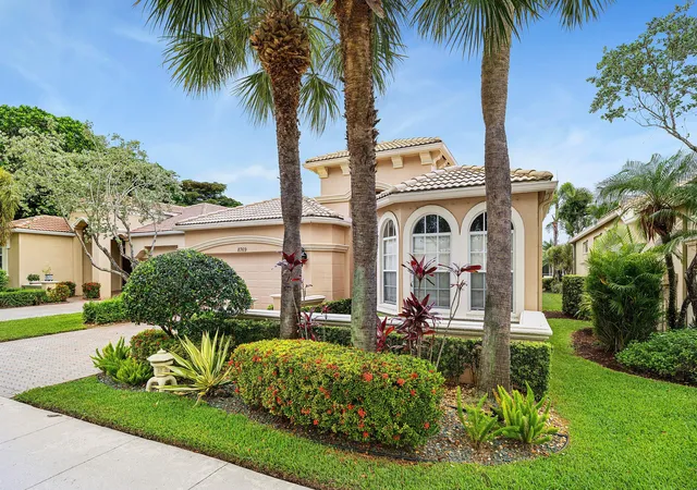 Photo 3 of Single family home for sale at 8769 Via Grande E, Wellington, FL 33411 | MLS# B26048508 | Listing updated on 2026-09-10