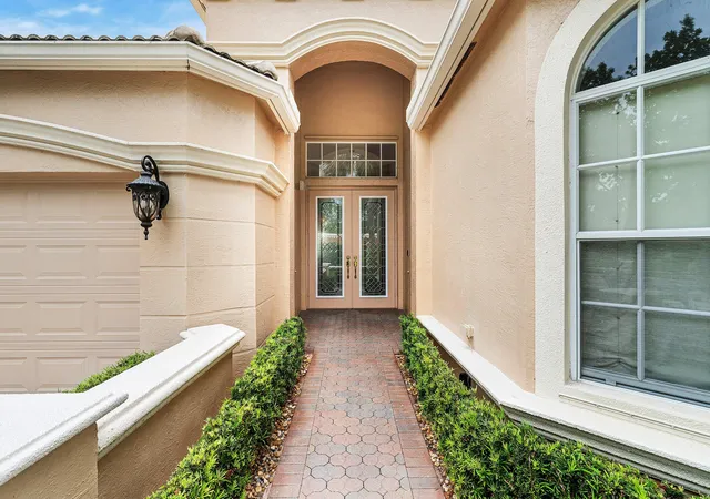Photo 4 of Single family home for sale at 8769 Via Grande E, Wellington, FL 33411 | MLS# B26048508 | Listing updated on 2026-09-10