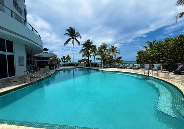 Photo 4 of Condo for sale at 17375 Collins Ave #1104, Sunny Isles Beach, FL 33160 | MLS# B26048516 | Listing updated on 2026-09-23