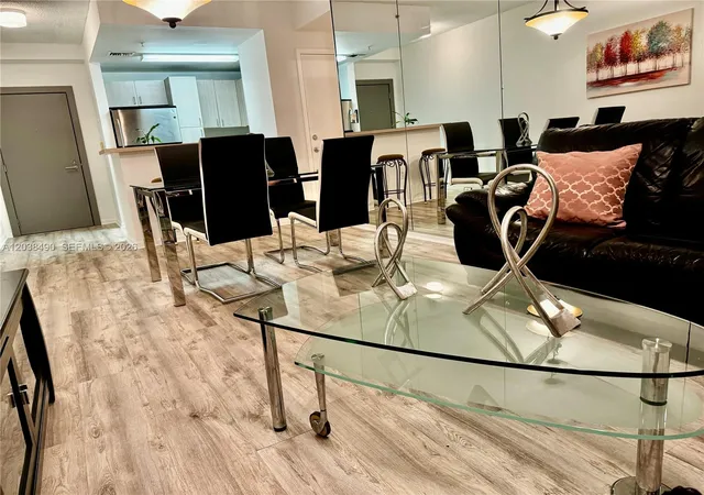 2nd image of 185 Se 14Th Ter #1812, Miami, FL 33131 | MLS# A12038490