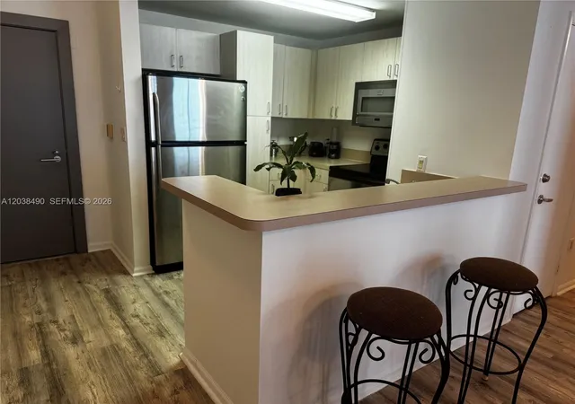 3rd image of 185 Se 14Th Ter #1812, Miami, FL 33131 | MLS# A12038490