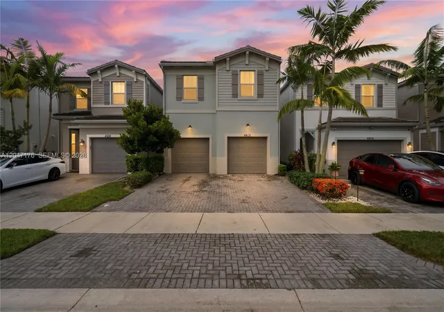 Homes for sale in Tamarac, FL | 4812 Nw 48th Ter, Tamarac, FL 33319 | MLS# A12047176