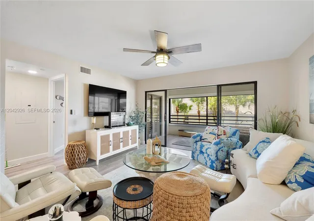 Homes for sale in Juno Beach, FL | 522 Oak Harbour Dr #522, Juno Beach, FL 33408 | MLS# A12042926