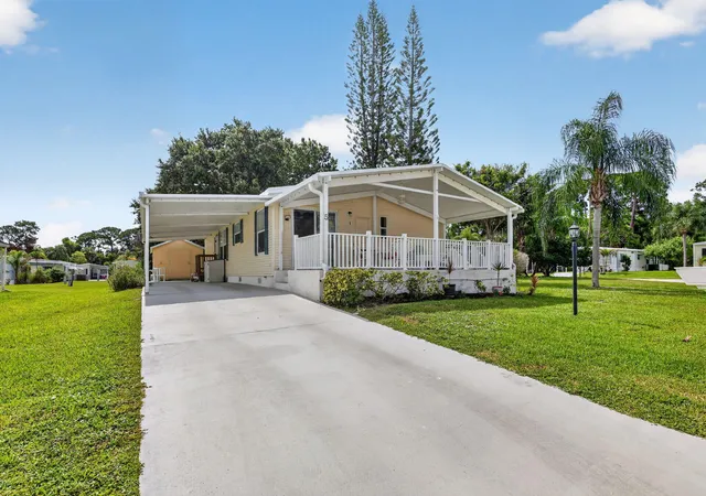 Homes for sale in Port Saint Lucie, FL | 5 Montilla Wy, Port Saint Lucie, FL 34952 | MLS# B26048566