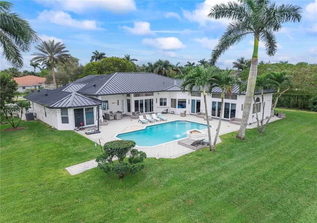 5th image of 2235 Sw 105Th Ter, Davie, FL 33324 | MLS# A12032017