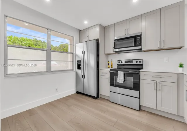 4th image of 2101 Lucaya Bnd #E1, Coconut Creek, FL 33066 | MLS# A12047982