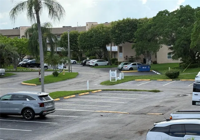 5th image of 9101 Sunrise Lakes Blvd, Sunrise, FL 33322