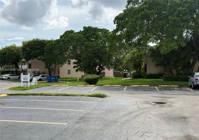 2nd image of 9101 Sunrise Lakes Blvd, Sunrise, FL 33322