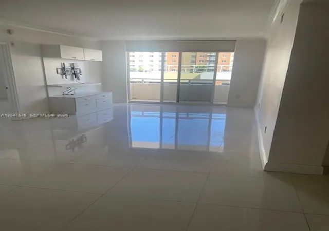 2nd image of 2775 Ne 187Th St #524, Miami, FL 33180 | MLS# A12047875
