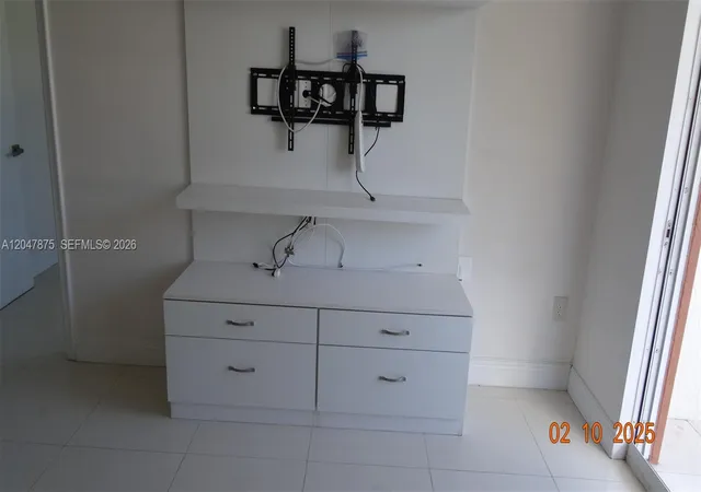 3rd image of 2775 Ne 187Th St #524, Miami, FL 33180 | MLS# A12047875