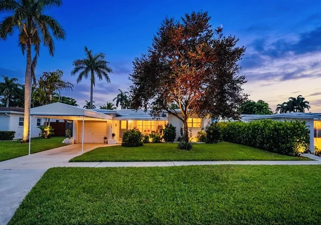 Photo 2 of Sale Pending at 707 N 32nd Avenue, Hollywood, FL 33021 | MLS# B26048656 | Listing updated on 2026-10-08