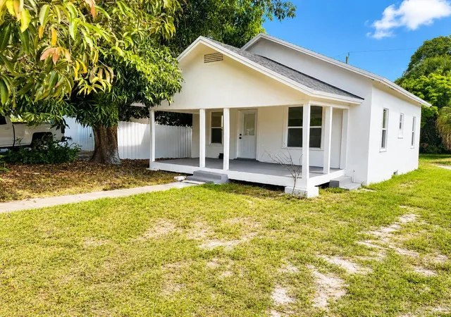 Photo 2 of Single family home for sale at 719 Tuscaloosa St, West Palm Beach, FL 33405 | MLS# B26048665 | Listing updated on 2026-09-23