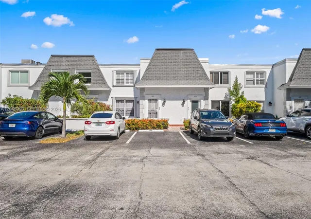 1st image of 801 Ne 27th Ave, Hallandale Beach, FL 33009 | MLS# A12046990