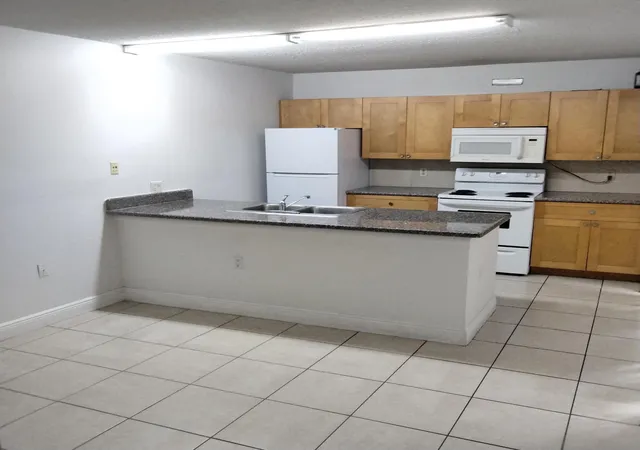 Photo 3 of Townhouse for sale at 729 Ml Valley Pl, West Palm Beach, FL 33409 | MLS# B26048717 | Listing updated on 2026-10-09