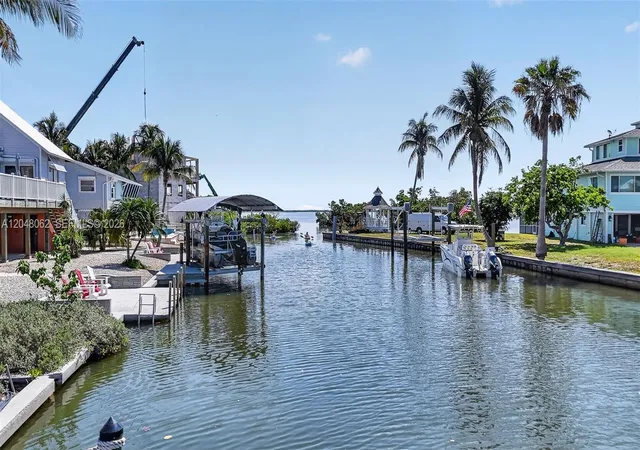 4th image of 21571 Widgeon Ter, Fort Myers Beach, FL 33931 | MLS# A12048062