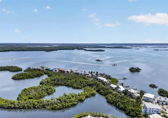 38th image of 21581 Widgeon Ter, Fort Myers Beach, FL 33931 | MLS# A12048142