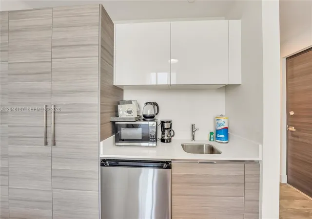 3rd image of 777 N Ocean Dr #S314, Hollywood, FL 33019 | MLS# A12048137