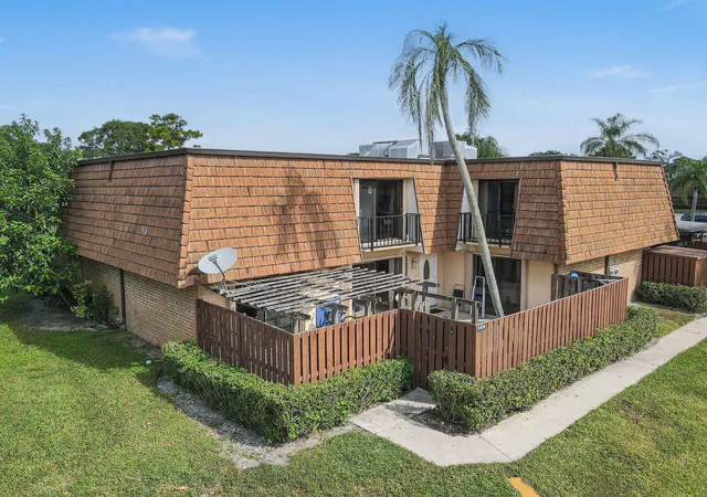 5th image of 2406 24Th Ln, Greenacres, FL 33463 | MLS# B26048815