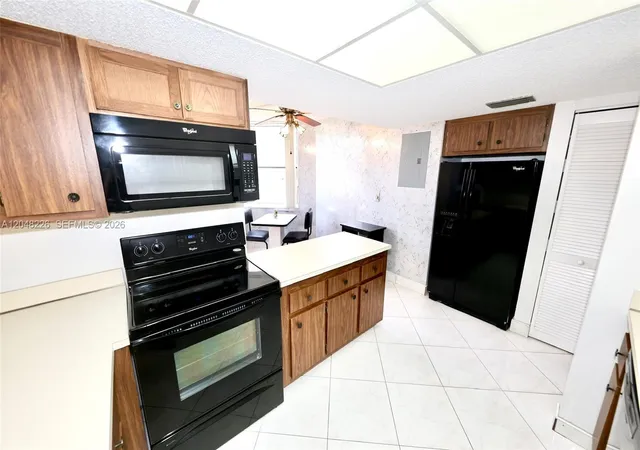 5th image of 1831 Sabal Palm Dr, Davie, FL 33324