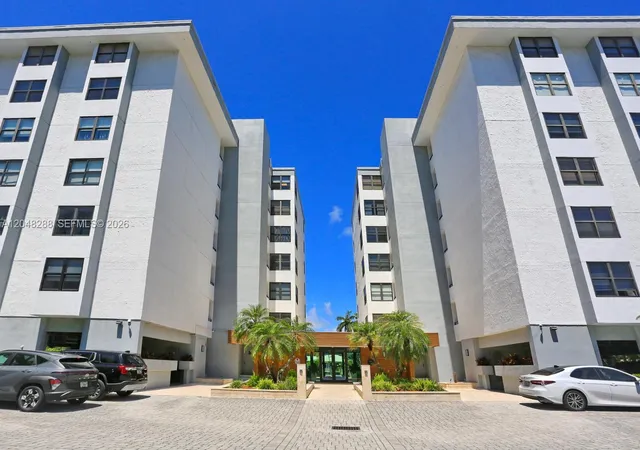 3rd image of 9660 W Bay Harbor Dr #5A, Bay Harbor Islands, FL 33154 | MLS# A12048288