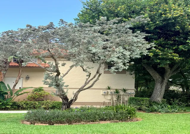 Homes for sale in Boca Raton, FL | 6654 Via Regina, Boca Raton, FL 33433 | MLS# B26048923