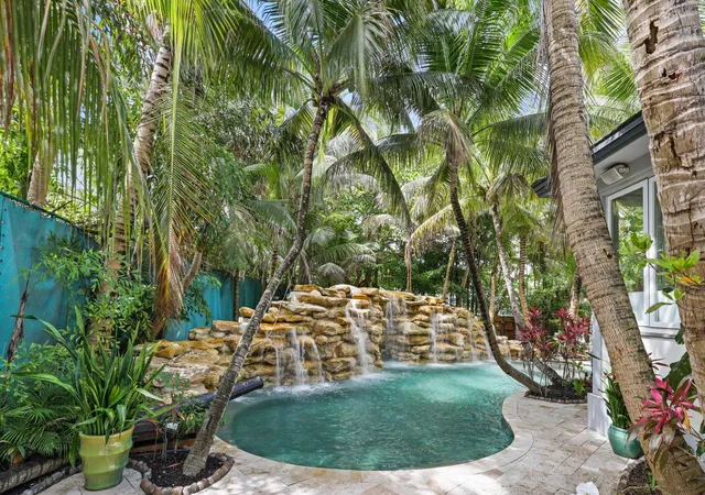 Photo 2 of Mansion for sale at 1313 Seabreeze Blvd, Fort Lauderdale, FL 33316 | MLS# B26048947 | Listing updated on 2026-10-04