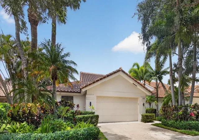 Photo 1 of Single family home for sale at 2613 Mohawk Cir, West Palm Beach, FL 33409 | MLS# B26048969 | Listing updated on 2026-09-23