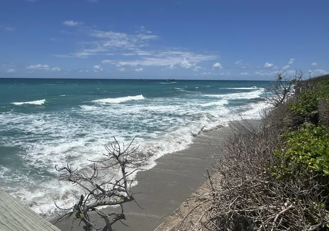 5th image of 5380 N Ocean Dr #4e, Singer Island, FL 33404 | MLS# B26048974