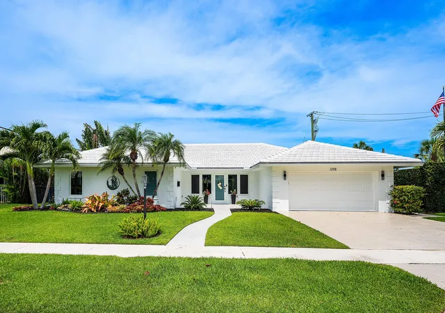 Photo 3 of Sale Pending at 1298 Walnut Ter, Boca Raton, FL 33486 | MLS# B26048978 | Listing updated on 2026-10-06