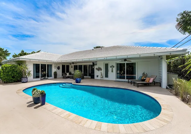 Photo 3 of Sale Pending at 1298 Walnut Ter, Boca Raton, FL 33486 | MLS# B26048978 | Listing updated on 2026-10-06