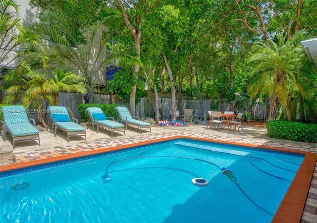 4th image of 27 Blue Runner St, Key Largo, FL 33037 | MLS# A12045429