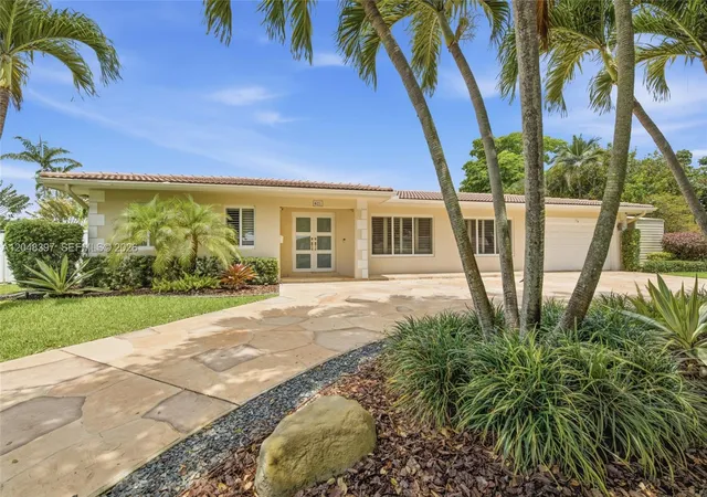 Homes for sale in Plantation, FL | 621 Nw 74th Ave, Plantation, FL 33317 | MLS# A12048397