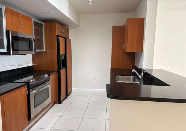 4th image of 2775 Ne 187 St #628, Miami, FL 33180 | MLS# A12046995