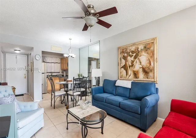 4th image of 2851 E Sunrise Lakes Dr, Sunrise, FL 33322