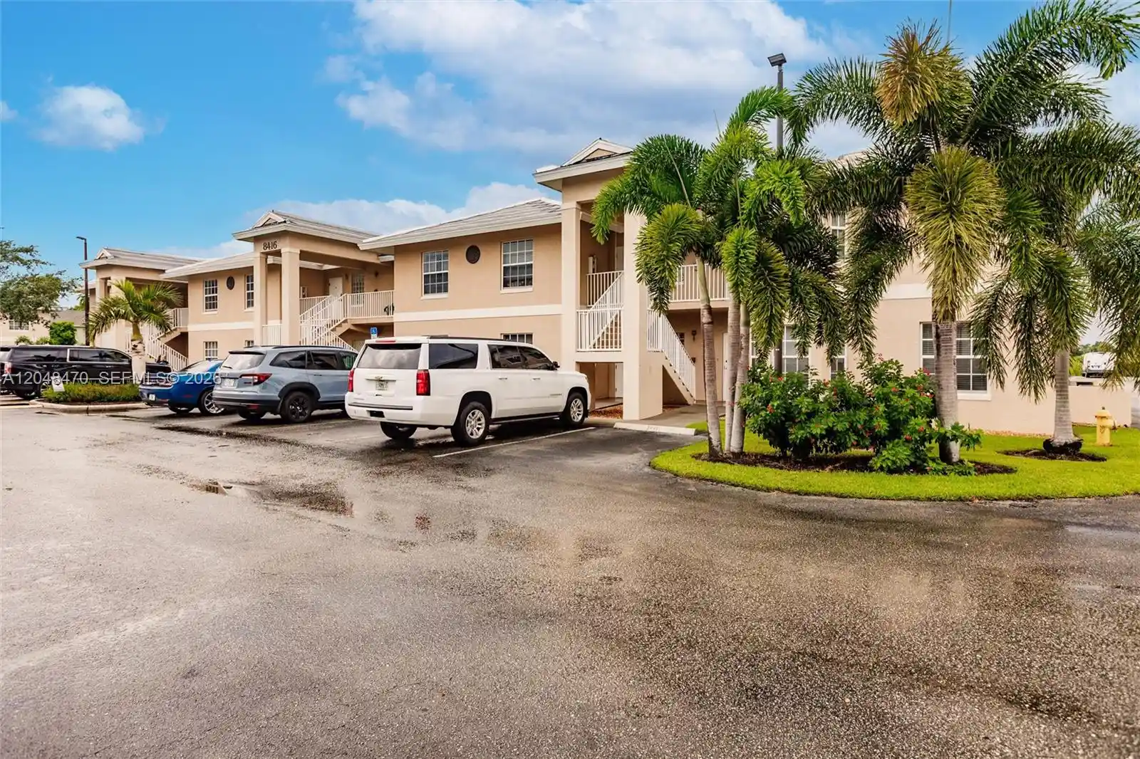 Listing Photo 1 - Condo for sale in 8416 Bernwood Cvs Loop located at 8416 Bernwood Cvs Loop, Fort Myers, FL 33966 - Unit #1609