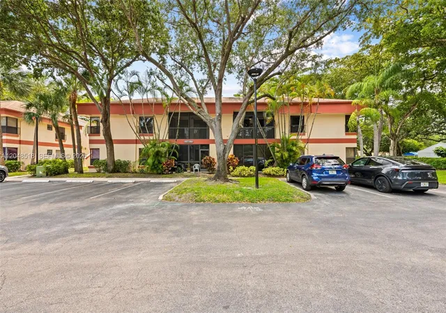 2nd image of 4105 S Carambola Cir, Coconut Creek, FL 33066