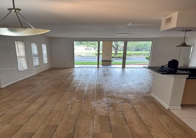 Homes for sale in Miramar, FL | 2541 Centergate Dr, Miramar, FL 33025