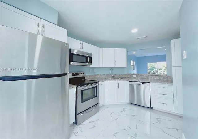 Homes for sale in Miami, FL | 10014 Hammocks Blvd, Miami, FL 33196