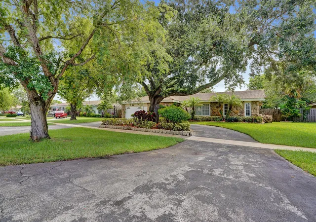 Photo 1 of Single family home for sale at 1040 Sw 75th Avenue, Plantation, FL 33317 | MLS# B26049260 | Listing updated on 2026-08-16