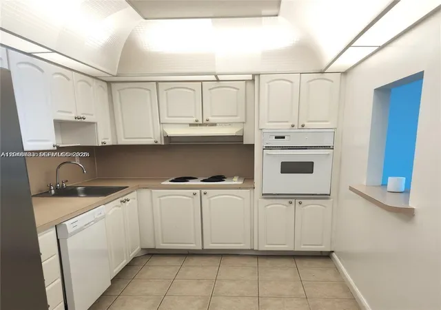 5th image of 19370 Collins Ave #517, Sunny Isles Beach, FL 33160 | MLS# A12048703