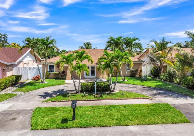 2nd image of 7421 Sw 14th Ct, North Lauderdale, FL 33068 | MLS# A12046921