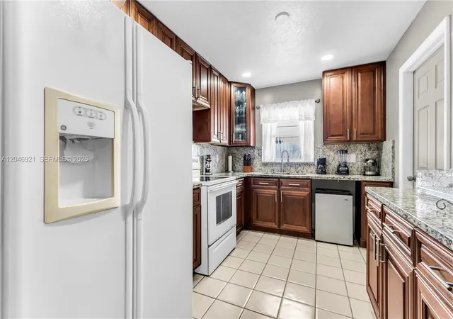 3rd image of 7421 Sw 14Th Ct, North Lauderdale, FL 33068 | MLS# A12046921