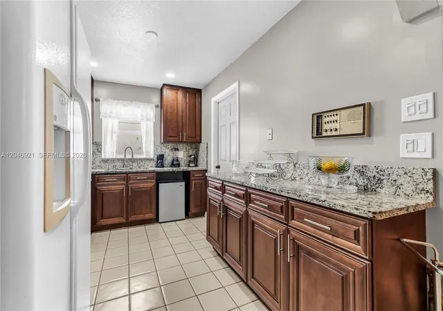 4th image of 7421 Sw 14Th Ct, North Lauderdale, FL 33068 | MLS# A12046921