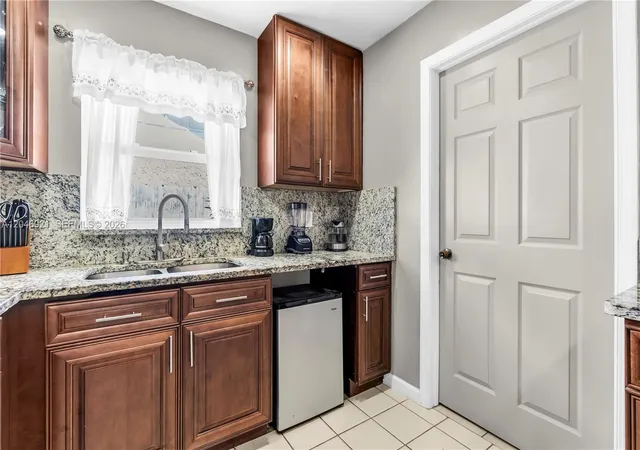 5th image of 7421 Sw 14Th Ct, North Lauderdale, FL 33068 | MLS# A12046921
